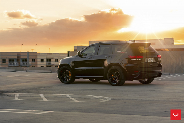 Фото дисков Vossen HF-5 Черный глянец на Jeep Grand Cherokee IV