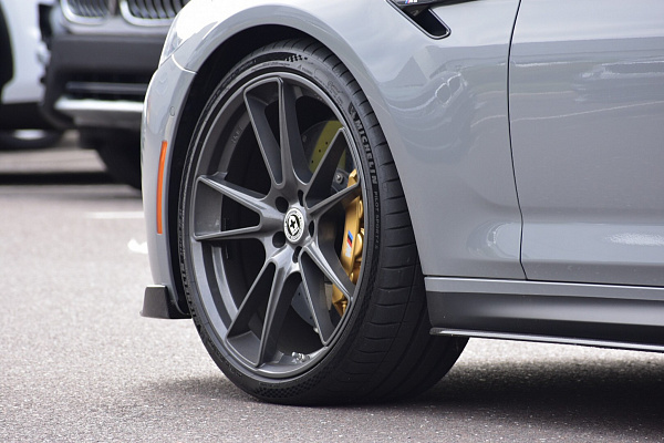 Фото дисков HRE FF04 Глянцевый графит на BMW 5/M5 (G30/F90)