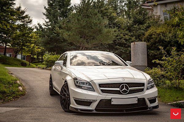 Фото дисков Vossen HF-2 Черный глянец на Mercedes-Benz CLS (C218)