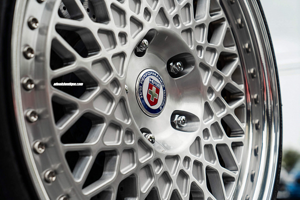 Фото дисков HRE 501 Глянцевый лак на Porsche 911 IV