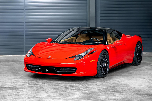Фото дисков Brixton Forged TR08 Черный сатин на Ferrari 458