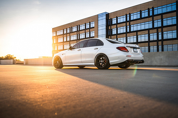 Фото дисков HRE P101 Черный сатин на Mercedes-Benz E-Class (W213, S213, C238)