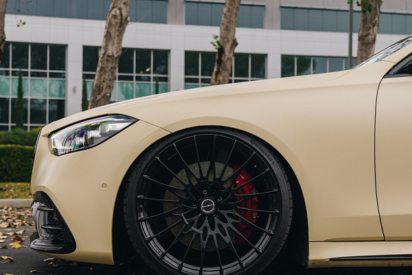Фото дисков Brixton Forged HS1 Черный глянец на Mercedes-Benz S-Class (W223)