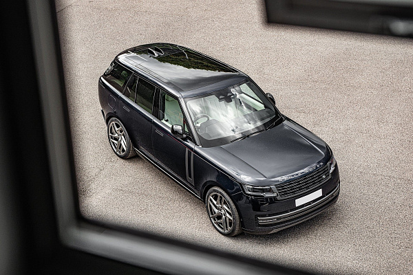 Фото дисков Kahn Type 52 RS Глянцевый тонированный лак на Land Rover Range Rover V