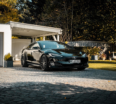 Фото дисков Vossen VFS-2 на Tesla Model S