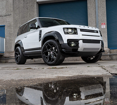 Фото дисков HRE P111SC на Land Rover Defender II