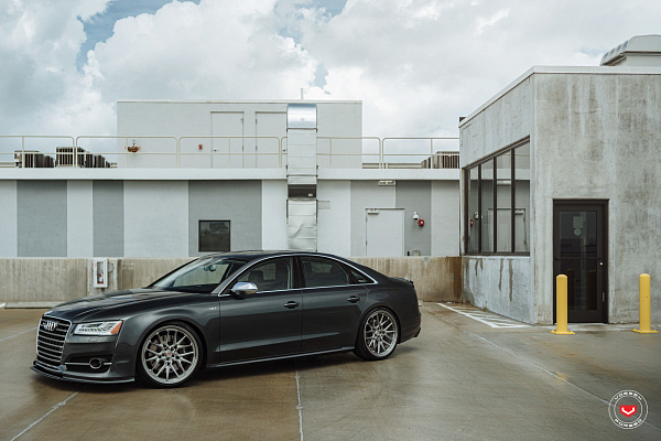 Фото дисков Vossen ML-X3 Глянцевый тонированный лак на Audi A/S 8 (D4)