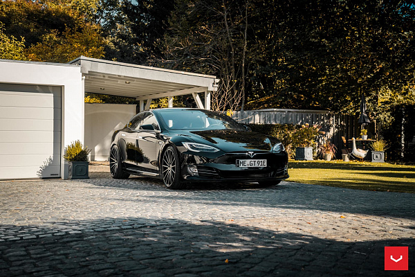 Фото дисков Vossen VFS-2 Глянцевый темный лак на Tesla Model S