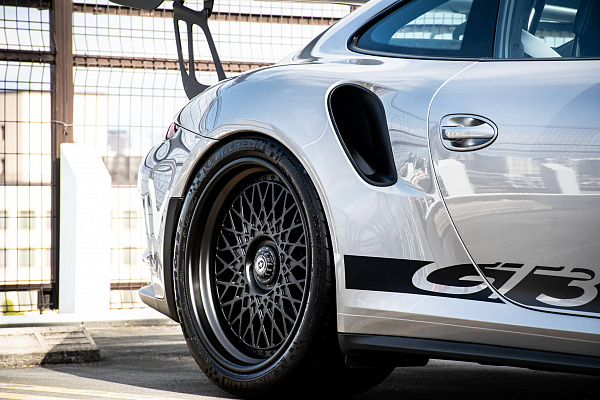 Фото дисков HRE 501M Черный сатин на Porsche 911 VII