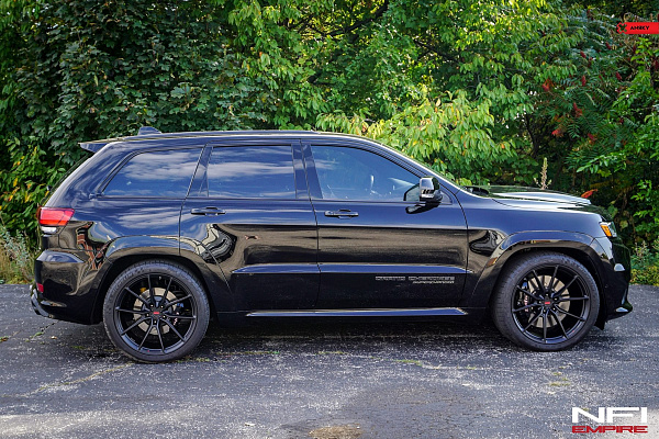 Фото дисков Anrky AN12 Черный сатин на Jeep Grand Cherokee IV