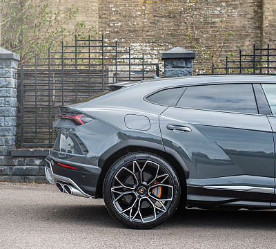 Фото дисков Kahn Type 53 на Lamborghini Urus