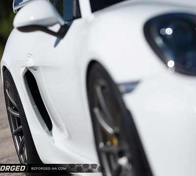 Фото дисков BC Forged RZ10 на Porsche Cayman II