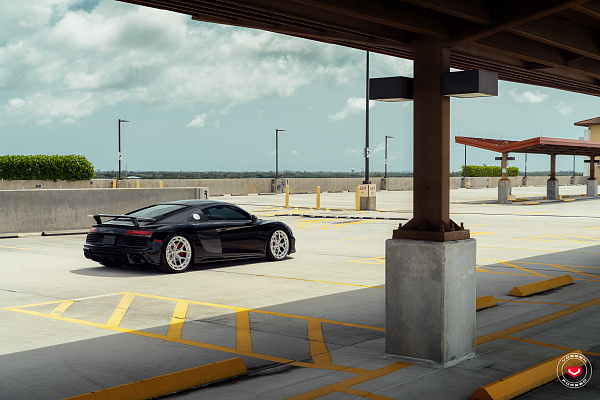 Фото дисков Vossen LC3-01T Глянцевый лак на Audi R8 (4S)