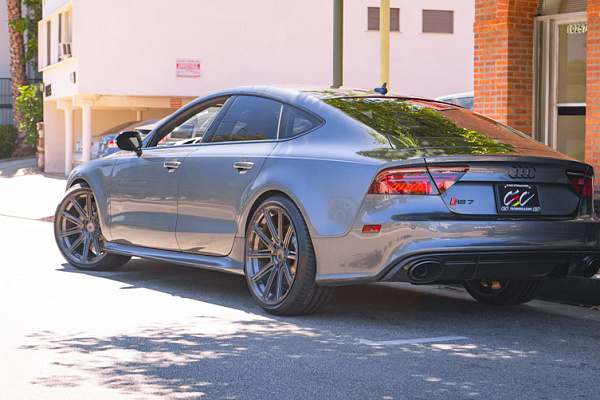 Фото дисков CEC C882 Глянцевый темный лак на Audi A/RS 7 (4G)