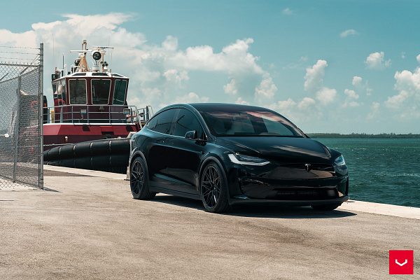 Фото дисков Vossen HF-7 Черный глянец на Tesla Model X