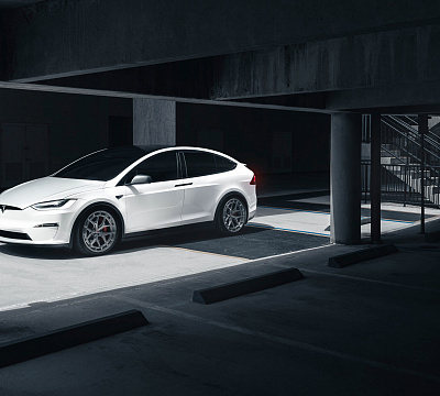 Фото дисков Vossen LC3-01 на Tesla Model X