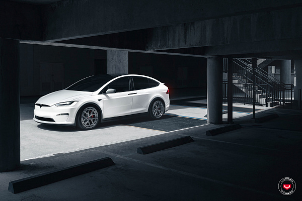 Фото дисков Vossen LC3-01 Глянцевый тонированный лак на Tesla Model X
