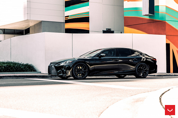 Фото дисков Vossen HF-2 Черный глянец на  Lexus LS V