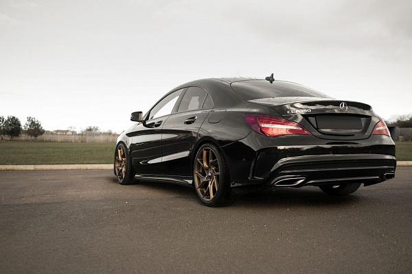 Фото дисков Bola FLA Сатиновая бронза на Mercedes-Benz CLA (C117, X117)
