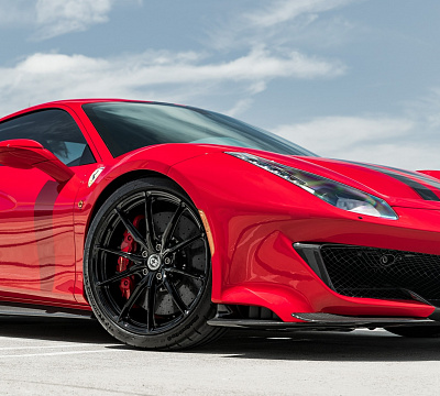 Фото дисков HRE P104SC на Ferrari 488