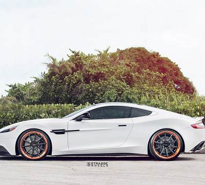 Фото дисков Strasse Wheels R10 Deep Concave FS на Aston Martin Vanquish 2