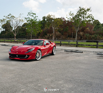Фото дисков Anrky AN28 на Ferrari 812