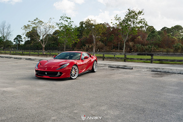 Фото дисков Anrky AN28 Полированный лак на Ferrari 812