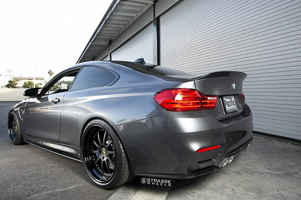 Фото дисков Strasse Wheels R10 Performance Черный сатин на BMW 4/M4 (F32/F82)