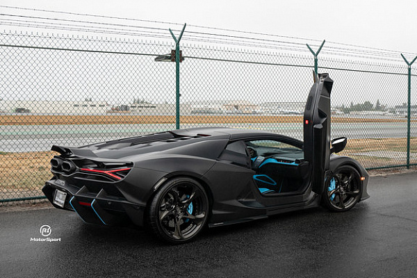 Фото дисков Anrky XR-205 Черный глянец на Lamborghini Revuelto