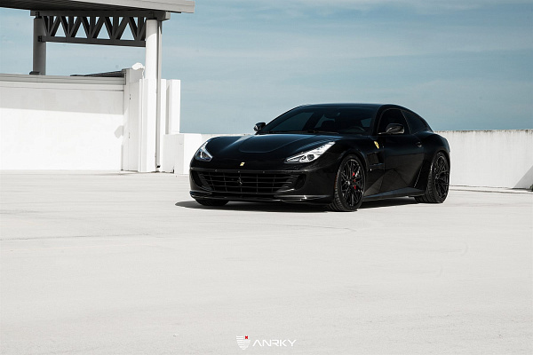 Фото дисков Anrky S1-X1 Черный глянец на Ferrari GTC4Lusso