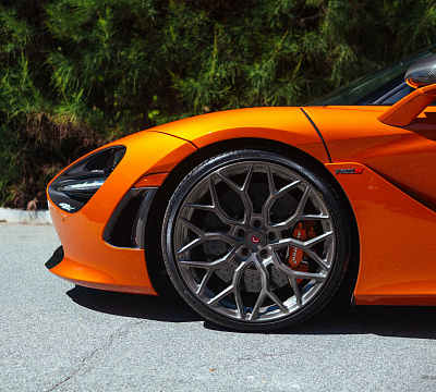 Фото дисков Vossen S17-01 на McLaren 720S