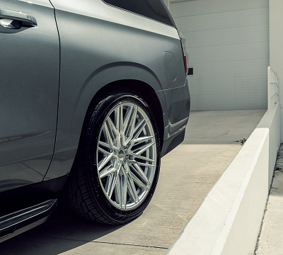 Фото дисков Vossen HF6-5 на Chevrolet Suburban XII