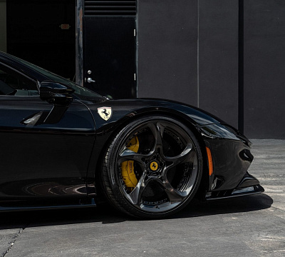 Фото дисков Anrky XR-205 на Ferrari SF90