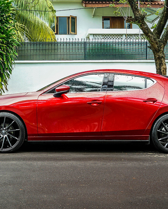 Фото дисков CVT Черный глянец на Mazda 3 IV