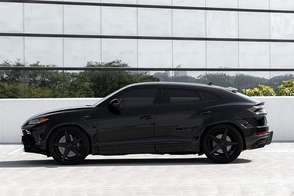 Фото дисков Anrky RS5.3 Черный сатин на Lamborghini Urus