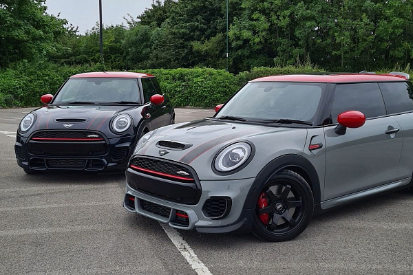 Фото дисков Bola B1 Черный глянец на MINI Cooper III