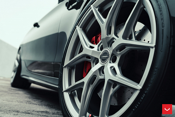 Фото дисков Vossen HF-5 Серебро на Mercedes-Benz C-Class (W205)