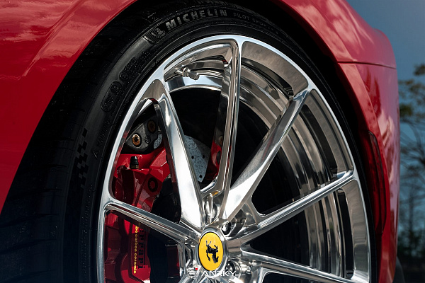Фото дисков Anrky AN28 Полированный лак на Ferrari 812