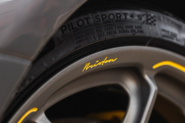 Фото дисков Brixton Forged CM5-RS Сатиновый графит на Ferrari SF90