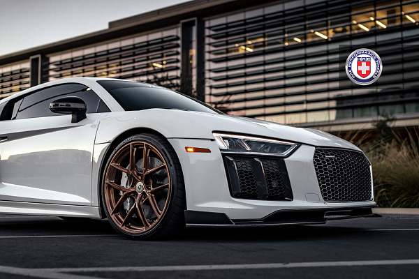 Фото дисков HRE P101SC Глянцевая бронза на Audi R8 (4S)