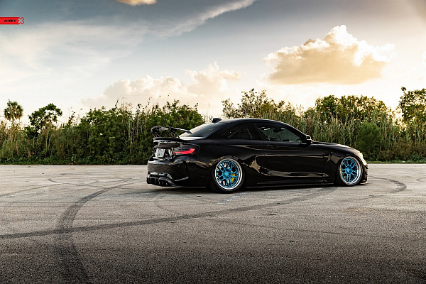 Фото дисков Anrky RS2 Синий глянец на BMW 2/M2 (F22/F87)