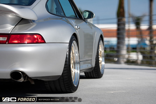 Фото дисков BC Forged MHE28 Глянцевая шампань на Porsche 911 IV