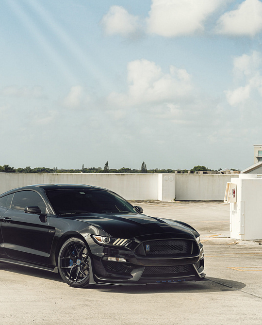 Фото дисков HF-5 Черный сатин на Ford Mustang VI