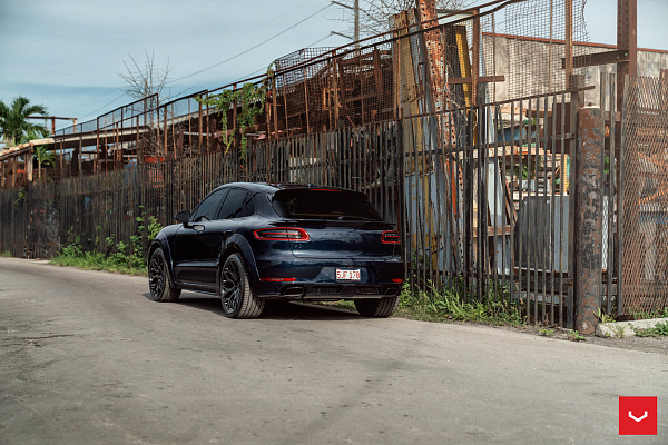 Фото дисков Vossen HF-2 Черный глянец на Porsche Macan I