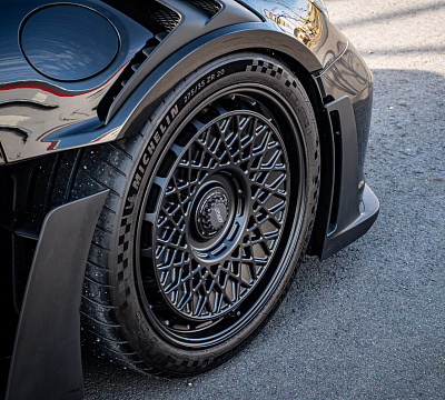 Фото дисков HRE 501 GTM на Porsche 911 VIII