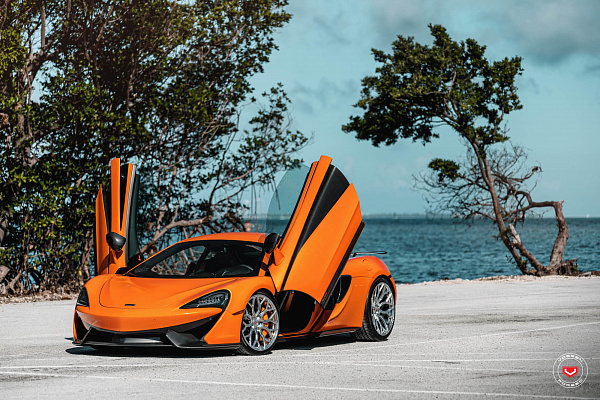Фото дисков Vossen S17-01 Полированный лак на McLaren 570S