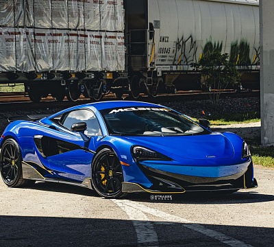 Фото дисков Strasse Wheels R10 Deep Concave FS на McLaren 600