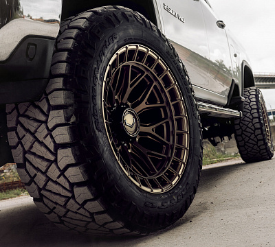 Фото дисков Vossen HFX-1 (8-Lug) на Chevrolet Silverado IV
