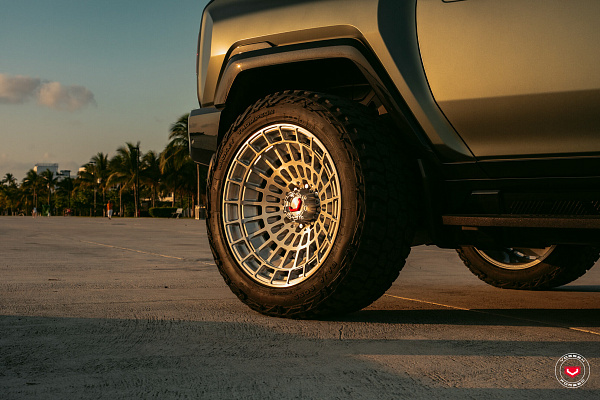 Фото дисков Vossen LCX-04 Глянцевый лак на GMC Hummer EV