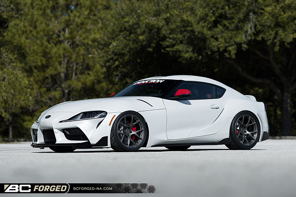 Фото дисков BC Forged RZ05 Глянцевый графит на Toyota Supra A90